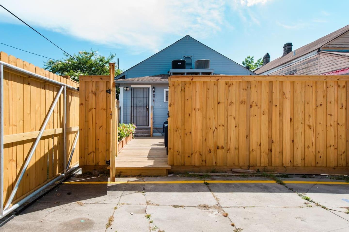 Апартаменты Shotgun Craftman House With Private Patio Новый Орлеан Экстерьер фото